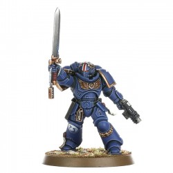 LIEUTENANT PRIMARIS AVEC ÉPÉE ÉNERGÉTIQU