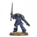 LIEUTENANT PRIMARIS AVEC ÉPÉE ÉNERGÉTIQUE